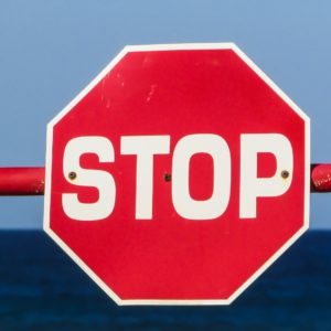stop-1374937_1920-min