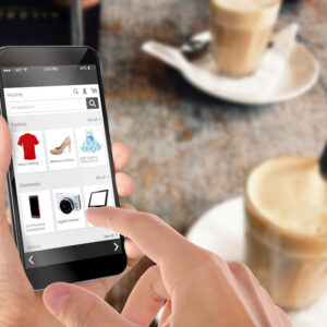 Person scrolling on webshop